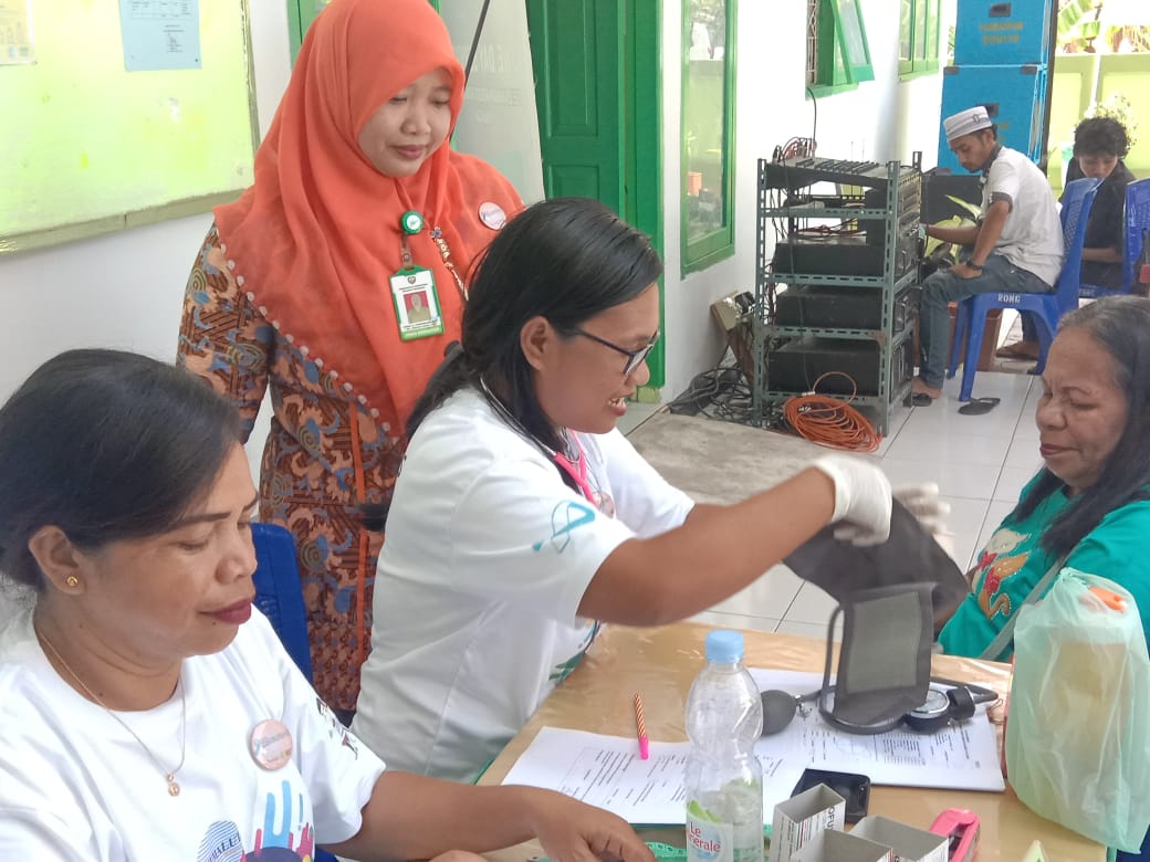 Pemeriksaan IVA  Untuk Deteksi Kanker Serviks Jelang HUT Bank Maluku