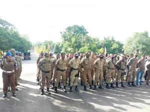 250 Anggota Satpol PP Kota Tual berjaga - jaga di Pendopo Yarler Rumah Dinas Walikota Tual