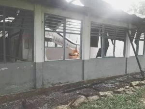 kondisi SD Inpres Uwat yang terbakar jumat malam