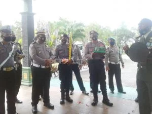 Polres Malra sambangi Kodim 1503 Tual di HUT TNI ke 75