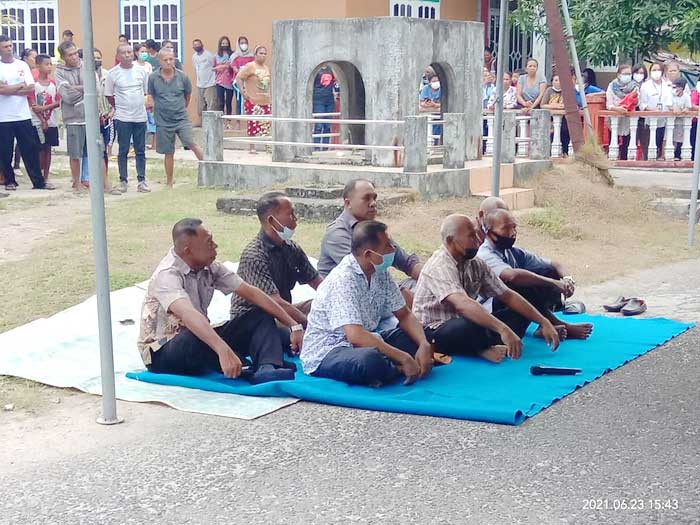 Ini-keluarga-Calon-Kepala-Ohoi-Kolser-Yosep-Maturbongs-dari-Maturan-Snackubun