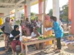Ketua-IWABRI-Tual-bagi-masker-gratis-kepada-warga-jelang--HUT-RI--17-Agustus-2021 Ketua-IWABRI-Tual-bagi-masker-gratis-kepada-warga-jelang-HUT-RI-17-Agustus-2021