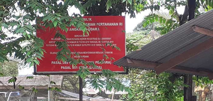 ini-palang-leter-TNI---AU-Lanud-Pattimura-Ambon-di-Dusun-Kampung-Pisang-Negeri-Tawiri
