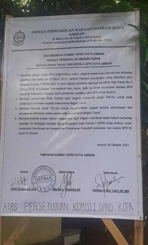 Ini-baileho-surat-rekomendasi-Komisi-I-DPRD-Kota-Ambon-yang-terpasang-di-Kampung-Pisang.