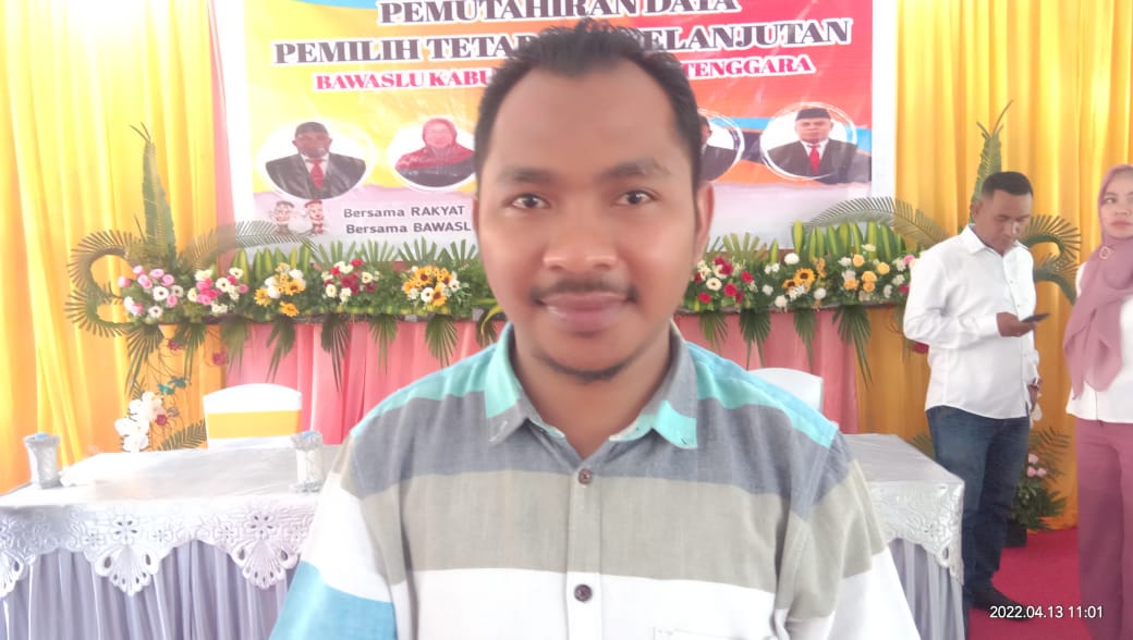 Ketua-KPU-Malra-B.-Rahman-Oat.