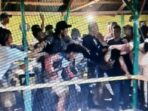 Beredarnya video viral oknum tentara nasional indonesia tni yang menggunakan pakaian semi parmanen terlibat perkelahian bersama sejumlah pemuda di warung saraba watdek kecamatan kei kecil 2