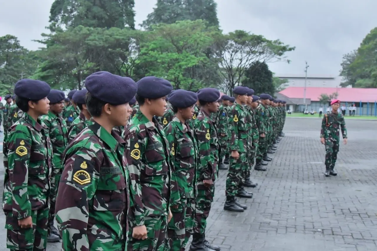 250 siswa TNI AL dari Sorong tiba di Ambon