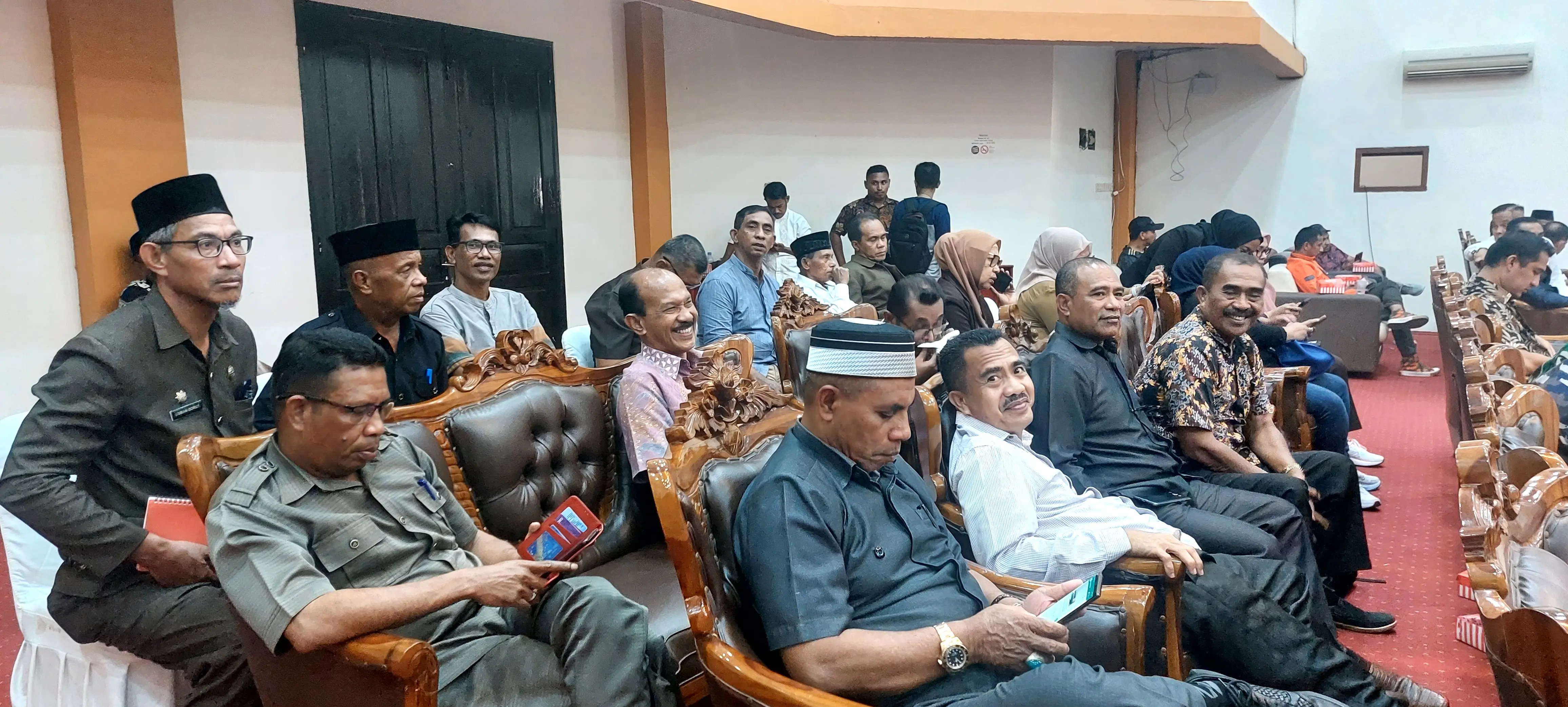 Pimpinan OPD Pemkot Tual yang mengikuti sidang paripurna DPRD Kota Tual jumat