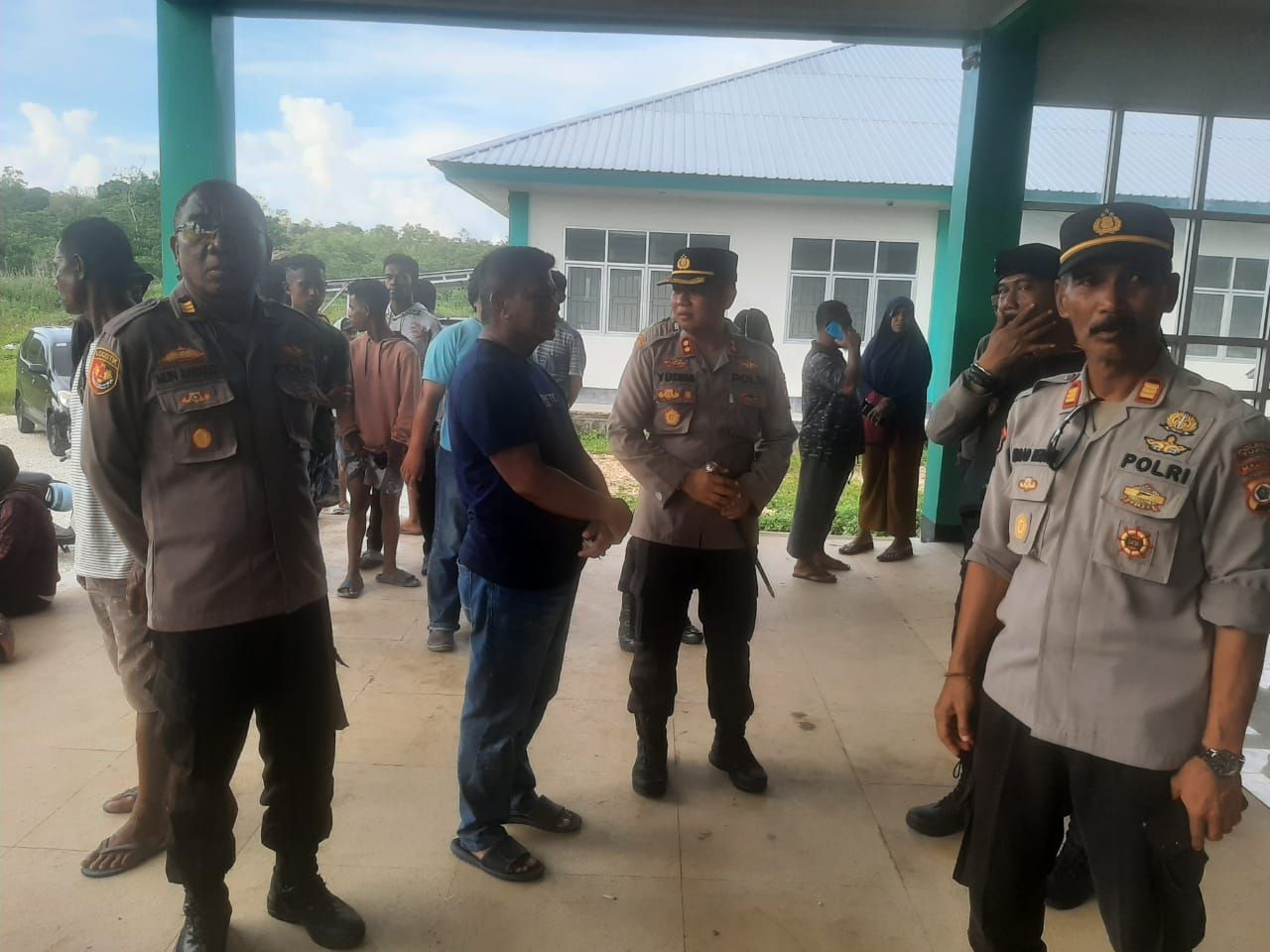 Kapolres Tual Bersama PJU ketika sambangi RSUD Maren sabtu sore