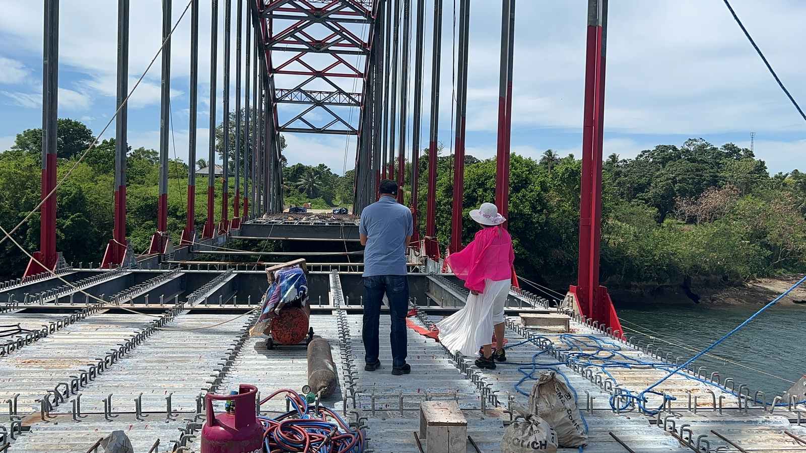 Kunjungan Komisi III DPRD Provinsi Maluku di Proyek Jembatan Dian Pulau - Tetoat