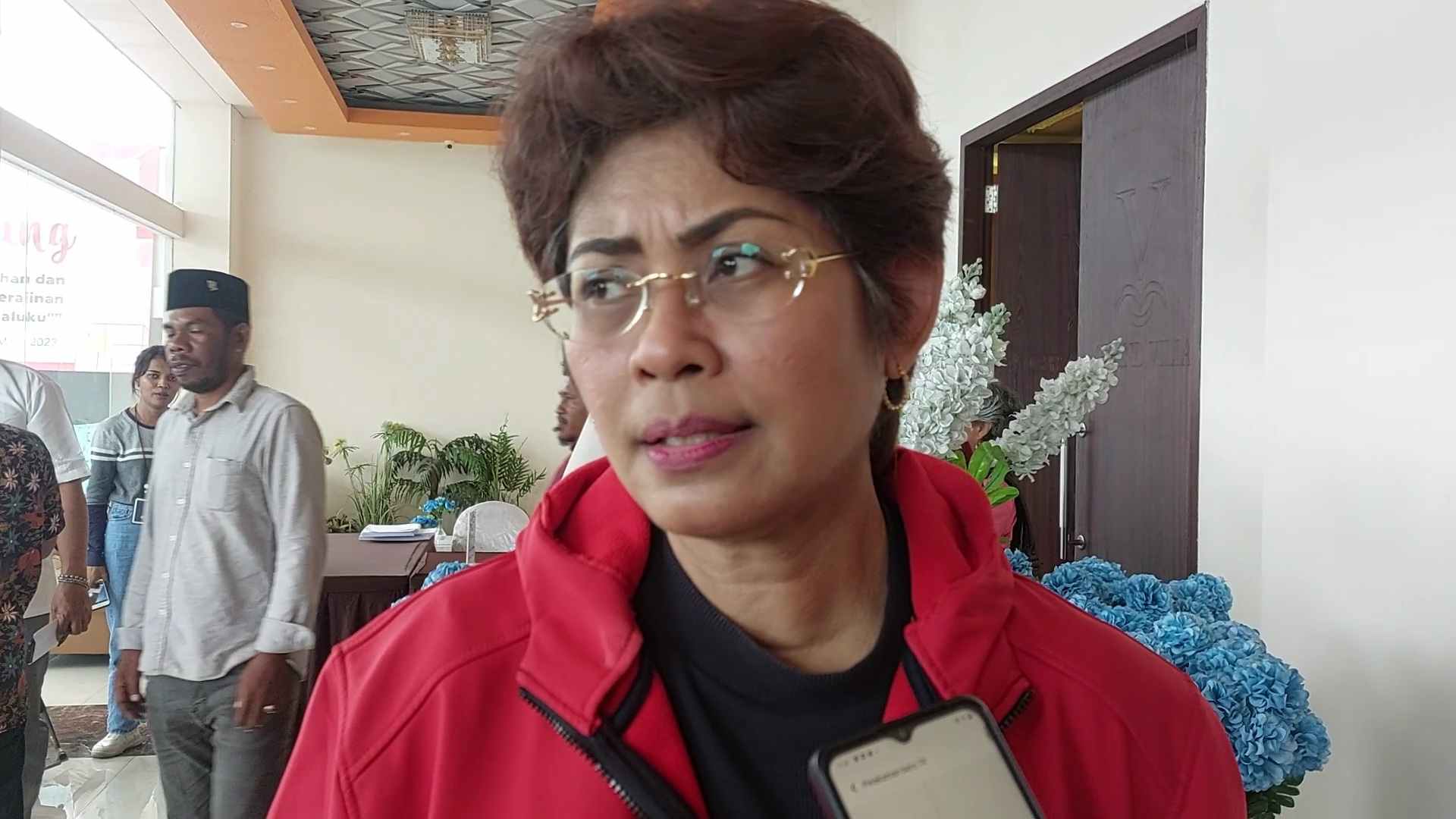 Anggota Komisi VII DPR RI, Mercy Barends dalam wawancara bersama tualnews.com, Jumat ( 31 /3/2023) di Kota Tual dan Kabupaten Maluku Tenggara