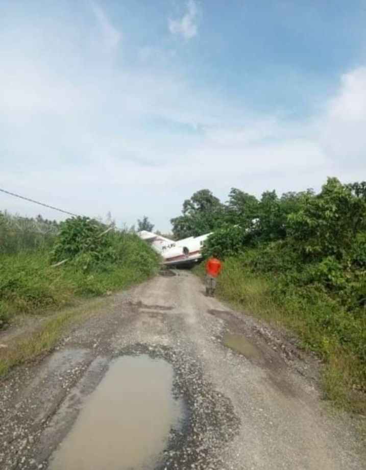 Ini bukti pesawat Lion Grup yang tergelincir keluar landasan pacu bandara Morowali, Kamis 11 Mei 2023, pukul 15.00 WIT