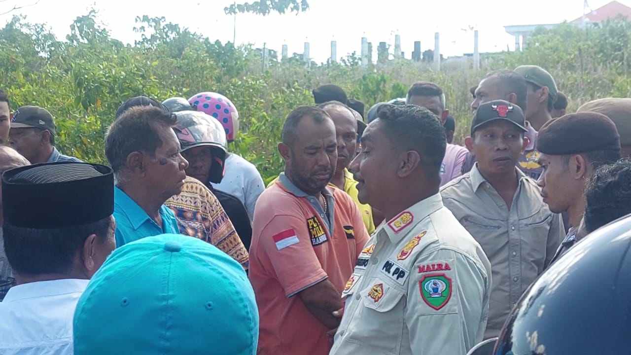 Adu mulut keluarga Sekda Malra bersama Satpol PP, Jumat 21 Juli 2023