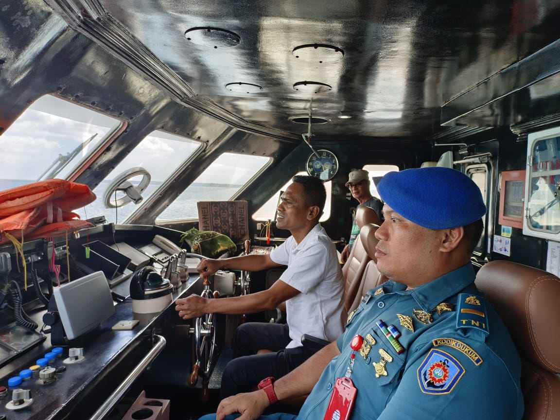 Ilustrasi diatas kapal milik PT SIS pada uji coba pelayaran perdana dari Kota Tual menuju Pulau Tayando, Minggu 6 Agustus 2023