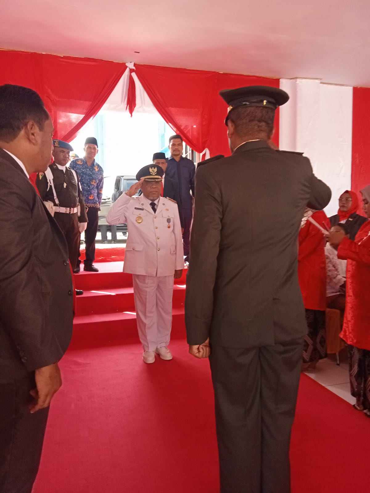Walikota Tual Sebagai Inspektur Upacara HUT RI ke 78 di Lapangan Lodar El, Kamis 17 Agustus 2023