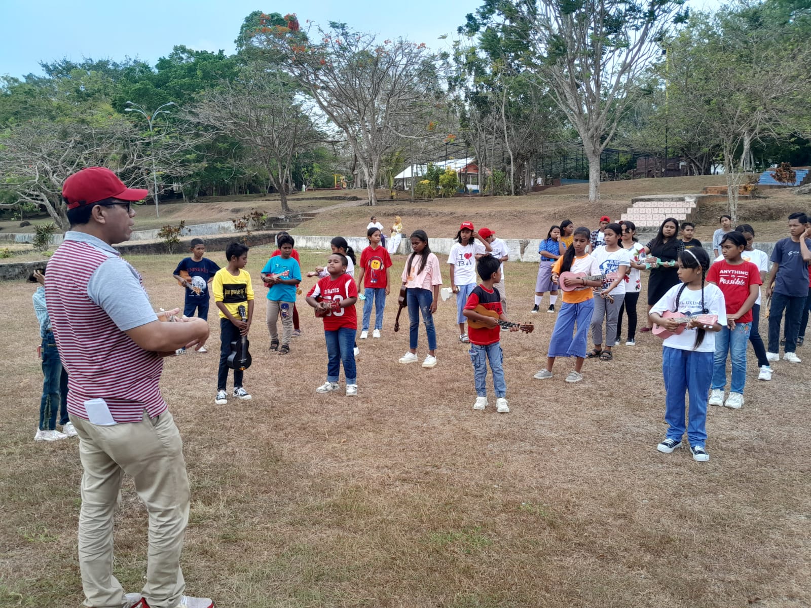 Tim ukulele Kota Tual yang siap bertanding di Kota Ambon