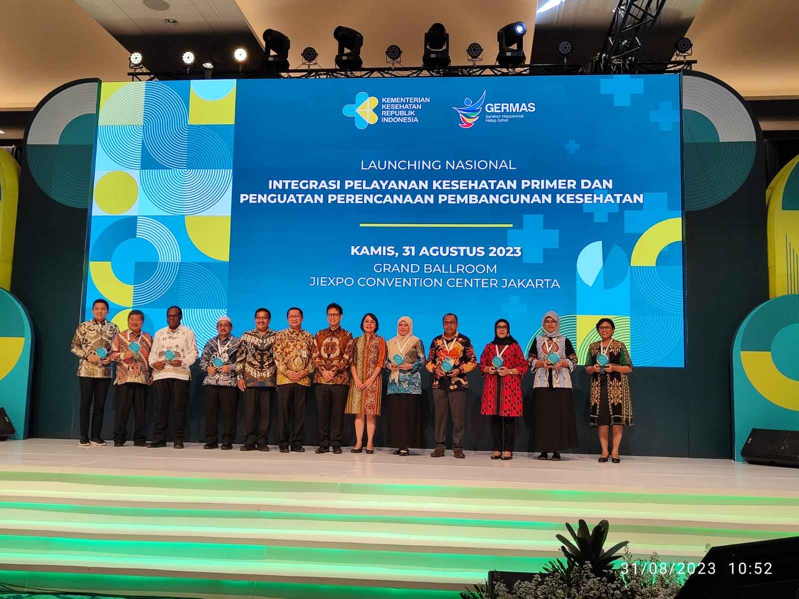 Kota Tual Terima.penghargaan dari Menkes atas prestasi sukses ILP sejak tahun 2022, Kamis 31 Agustus 2023