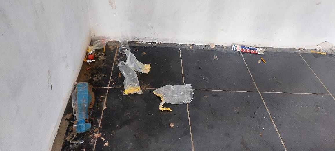 Ini bukti lem aibon sejenisnya ditemukan berserahkan di Taman Baca Kota Tual, Kamis 14 September 2023