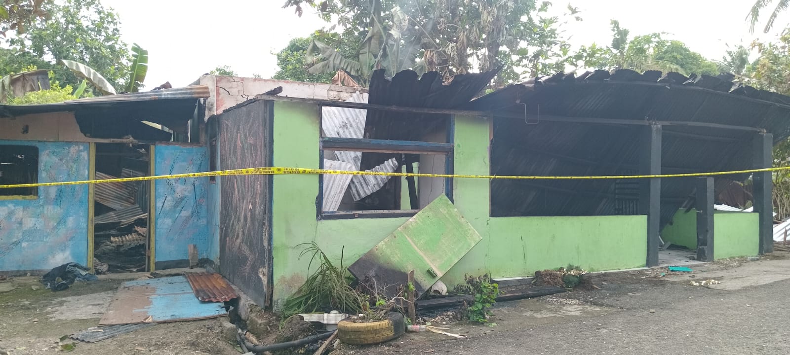 Ini kondisi rumah korban pembakaran di Desa Ngadi, Kota Tual yang sudah terpasang Police line
