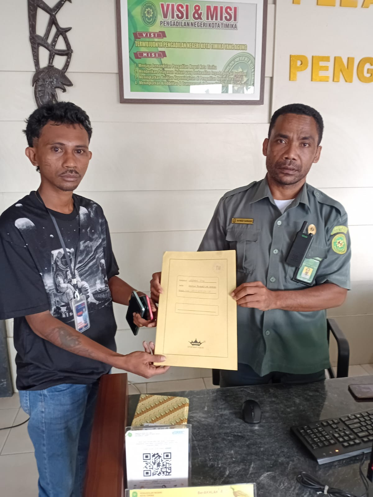 surat masuk tertulis, Pemred Tualnews.com, Nerius Rahabav, sudah diterima pegawai PTSP PN Mimika 31 Maret 2026, pukul 12.29 WIT.