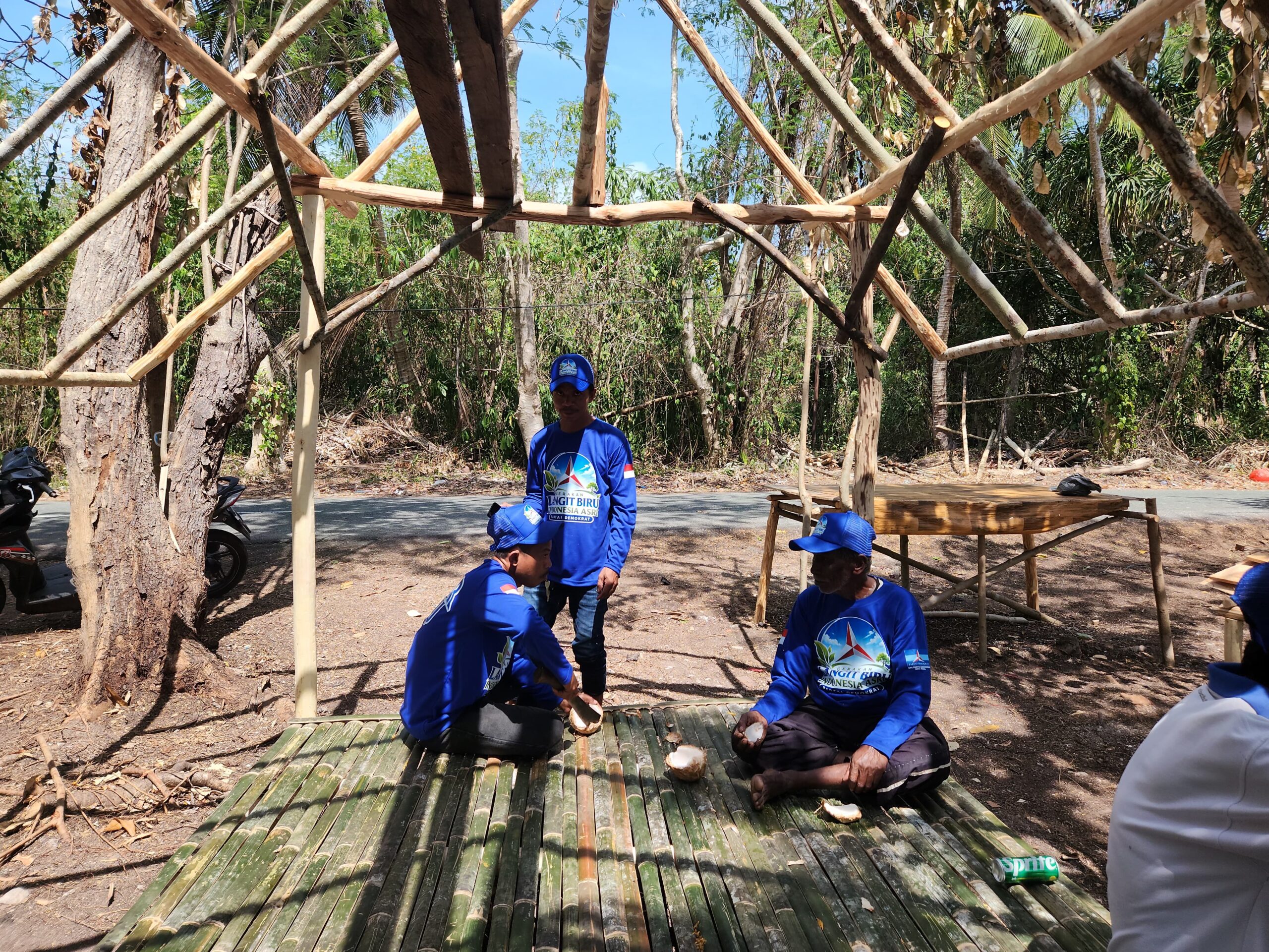 Matdoan yang juga Wakil Ketua DPRD Kota Tual ini menegaskan pembangunan sarana pendukung UMKM diharapkan dapat memperkuat aktivitas ekonomi warga Desa Labetawi sekaligus membuat kawasan Pantai DOR semakin tertata, bersih dan menarik bagi masyarakat maupun pengunjung.