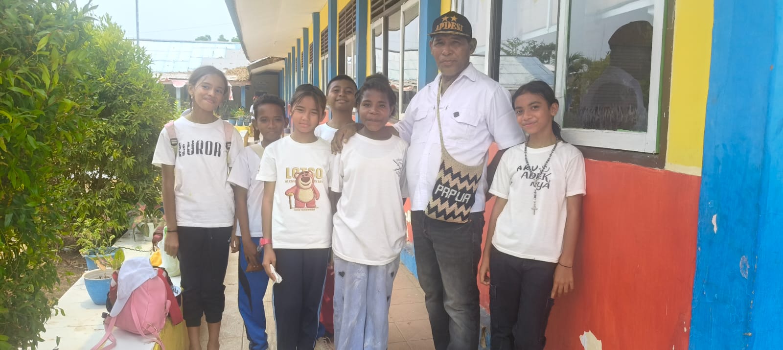 Lima Tahun Dana Desa Nawaripi Biayai Pendidikan Anak Kamoro, Norman Sambangi SD Naskat Mathias III Langgur A